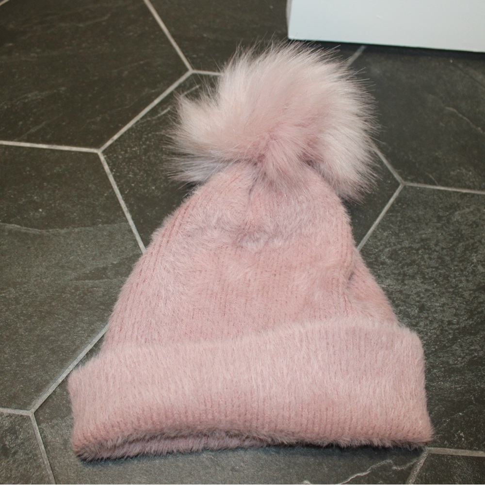 Express Women’s Pink Fuzzy Hat NWT Retail $29.95